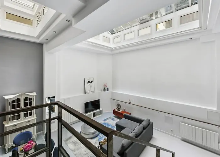 Montmartre Theater Loft